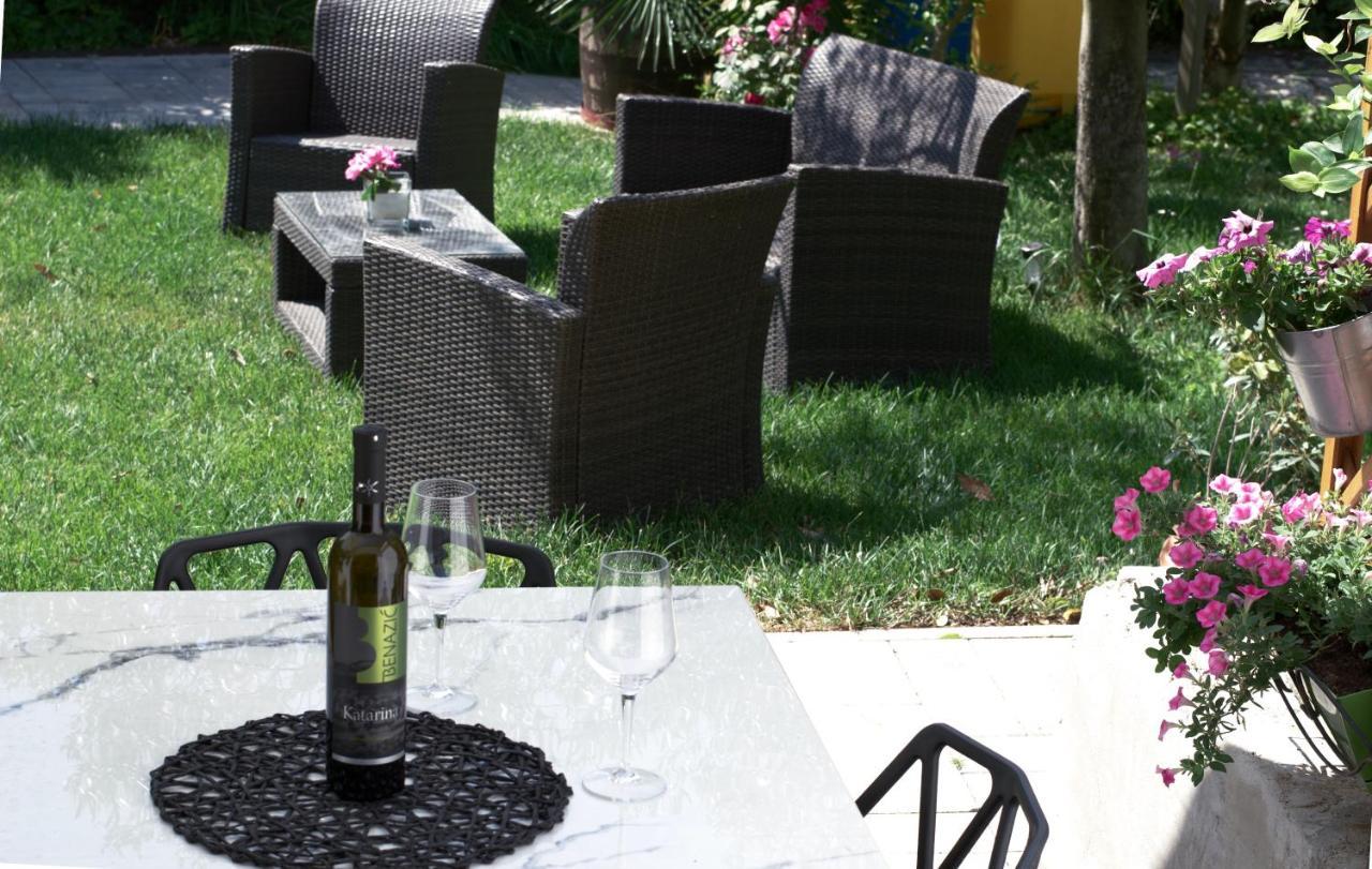 Wine Garden Holiday Home Pula Buitenkant foto